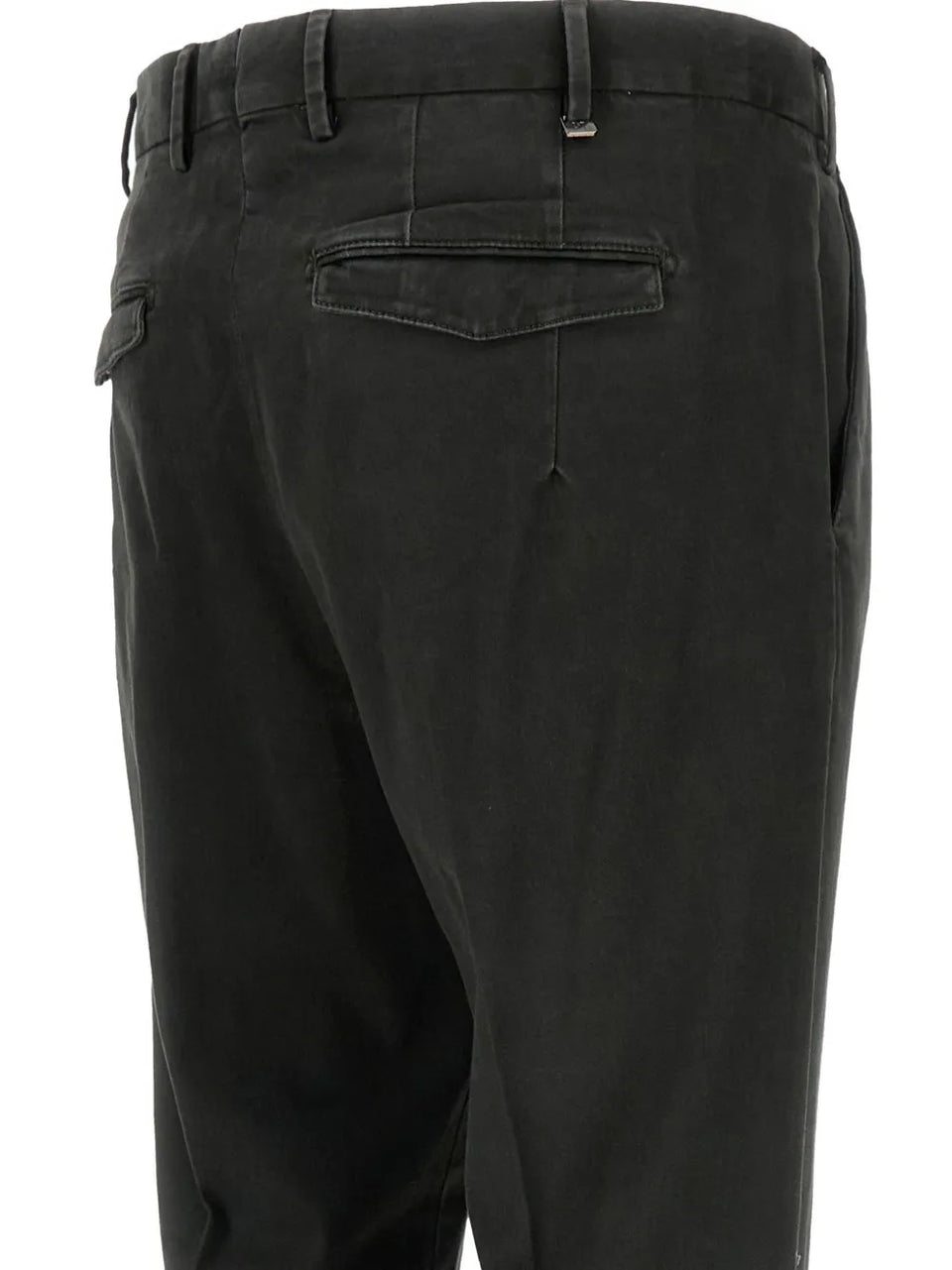 pleated pants