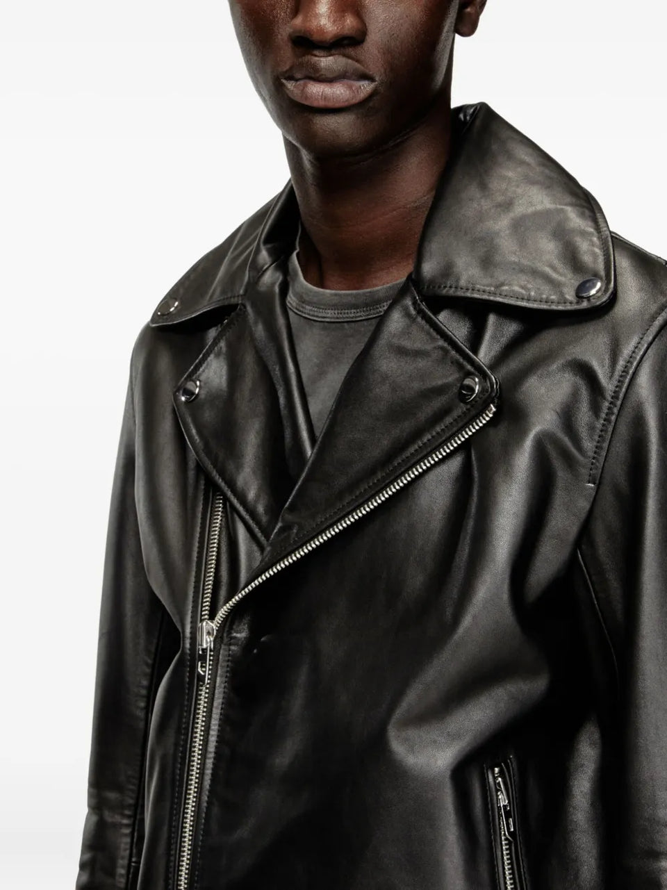 L-Eo-Wrd leather jacket