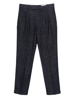 pleated pants