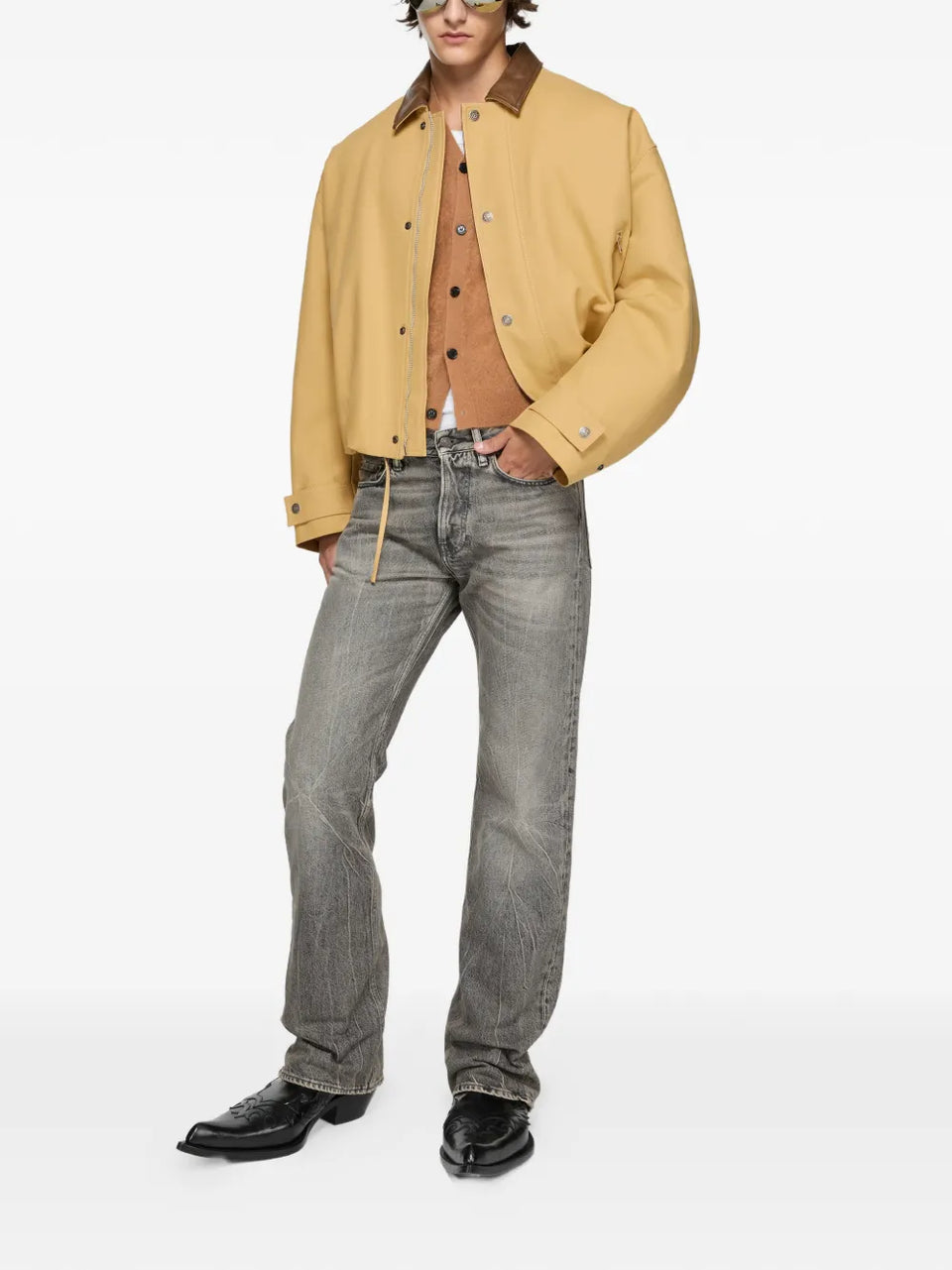 2010M distressed jeans