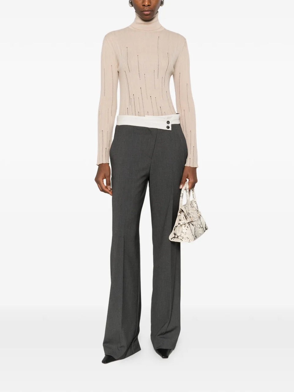 roll-neck seater
