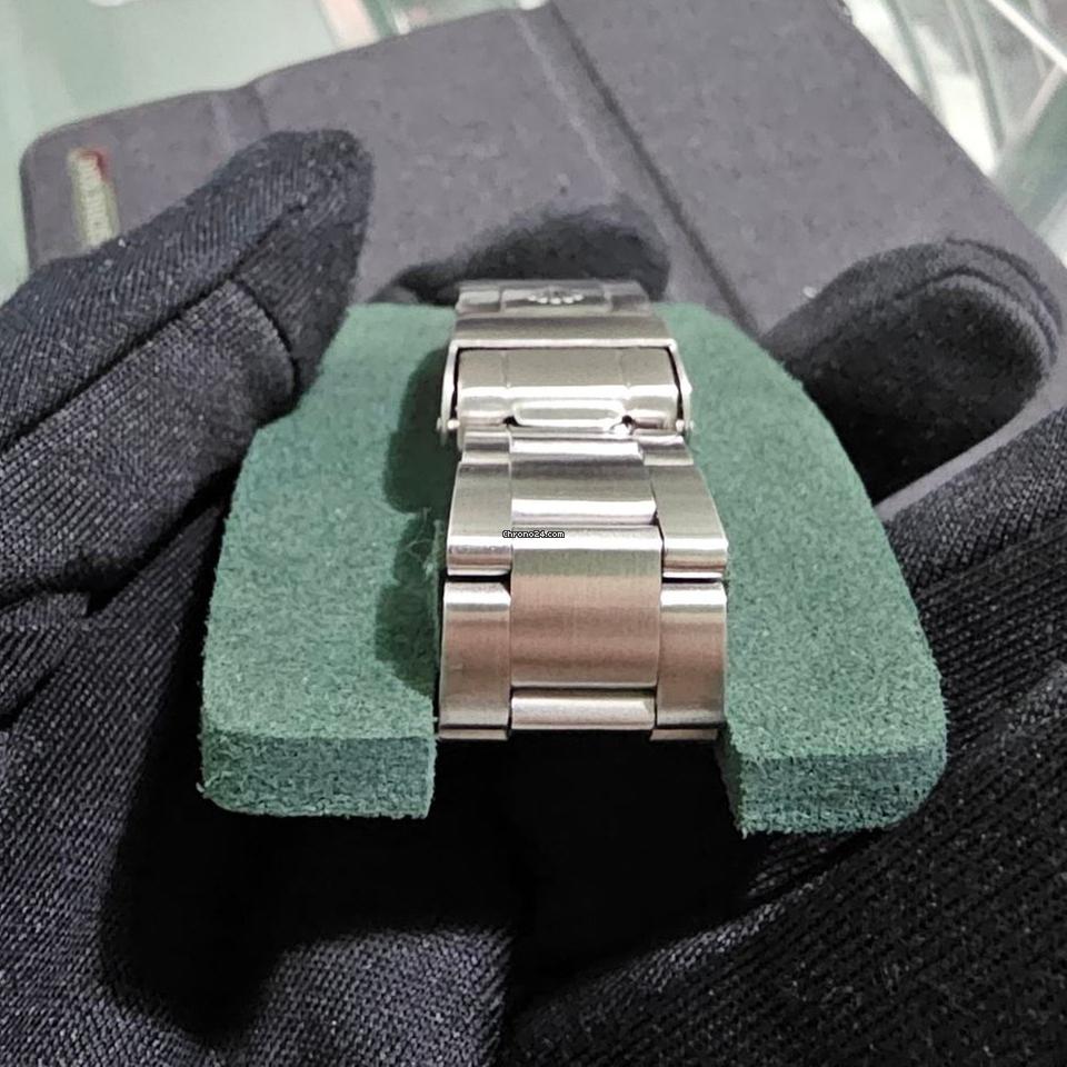 Rolex | Submariner | 16800 | Steel | 40 mm | Steel | Black | Automatic