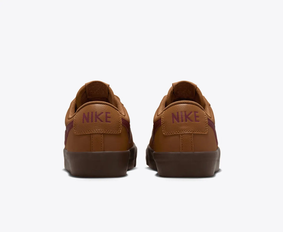 Nike BLAZER LOW PRO GT LIGHT BRITISH TAN/DARK TEAM RED