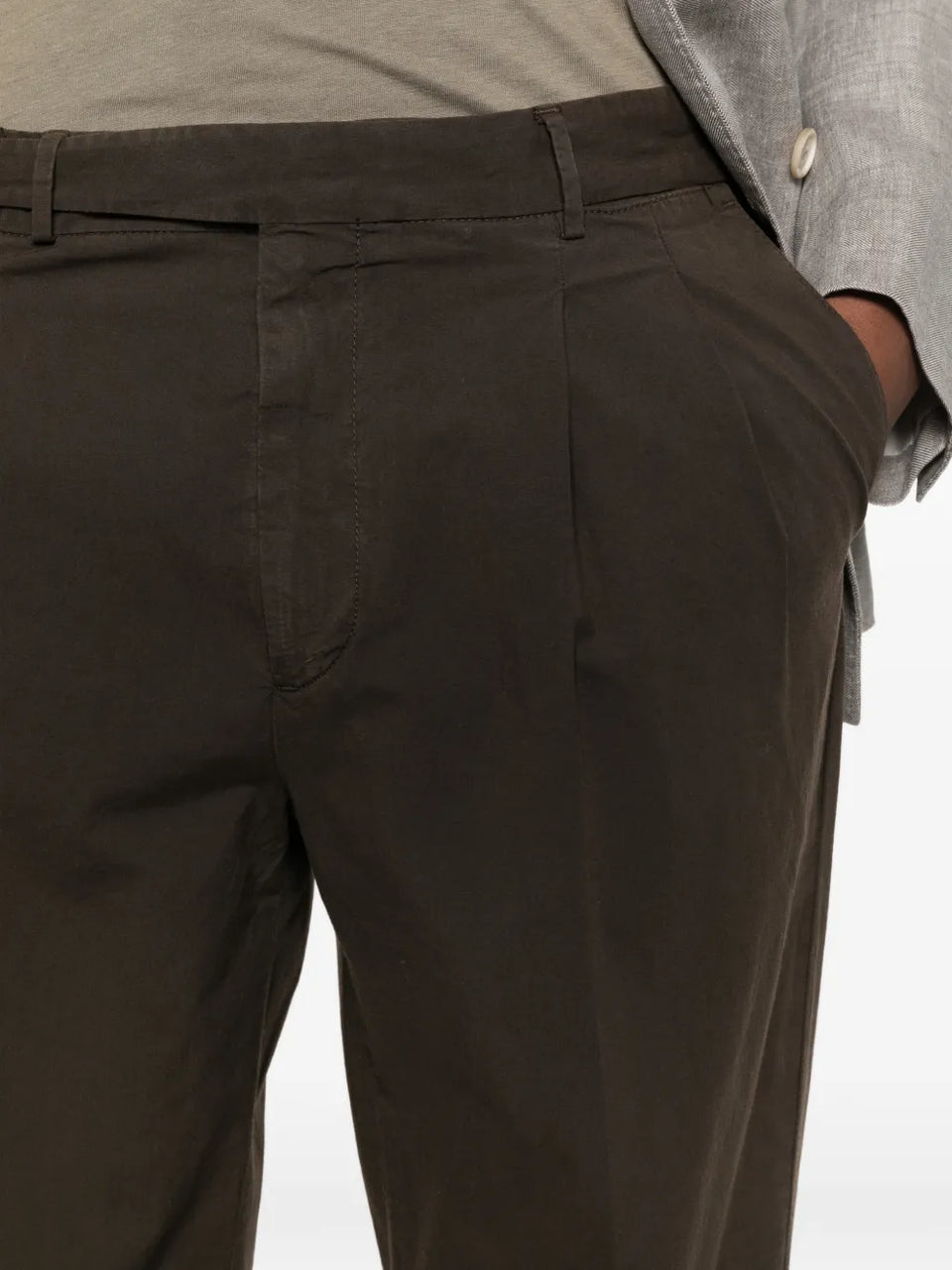 pleated cuffed trousers