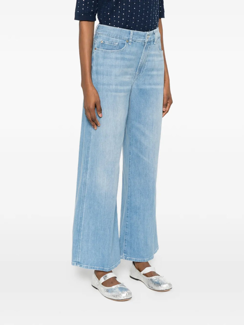Wide-leg denim jeans