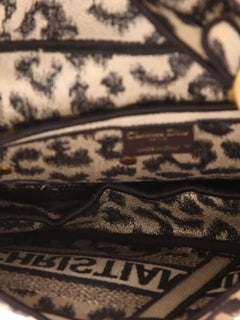 Saddle shoulder bag