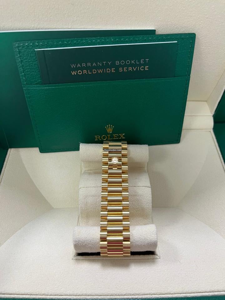 Rolex | Day-Date | 228238 | Yellow gold | Yellow gold | Automatic