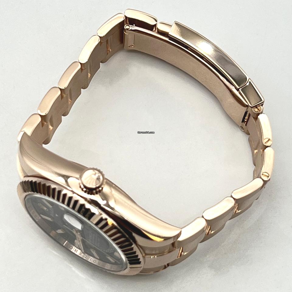 Rolex | Sky-Dweller | 326935 | Rose gold | 42 mm | Rose gold | Blue | Automatic