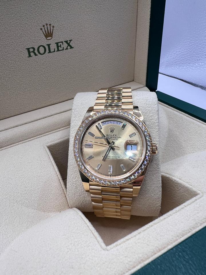 Rolex | Day-Date | 228348RBR | Yellow gold | 40 x 48 mm | Yellow gold | Gold | Automatic