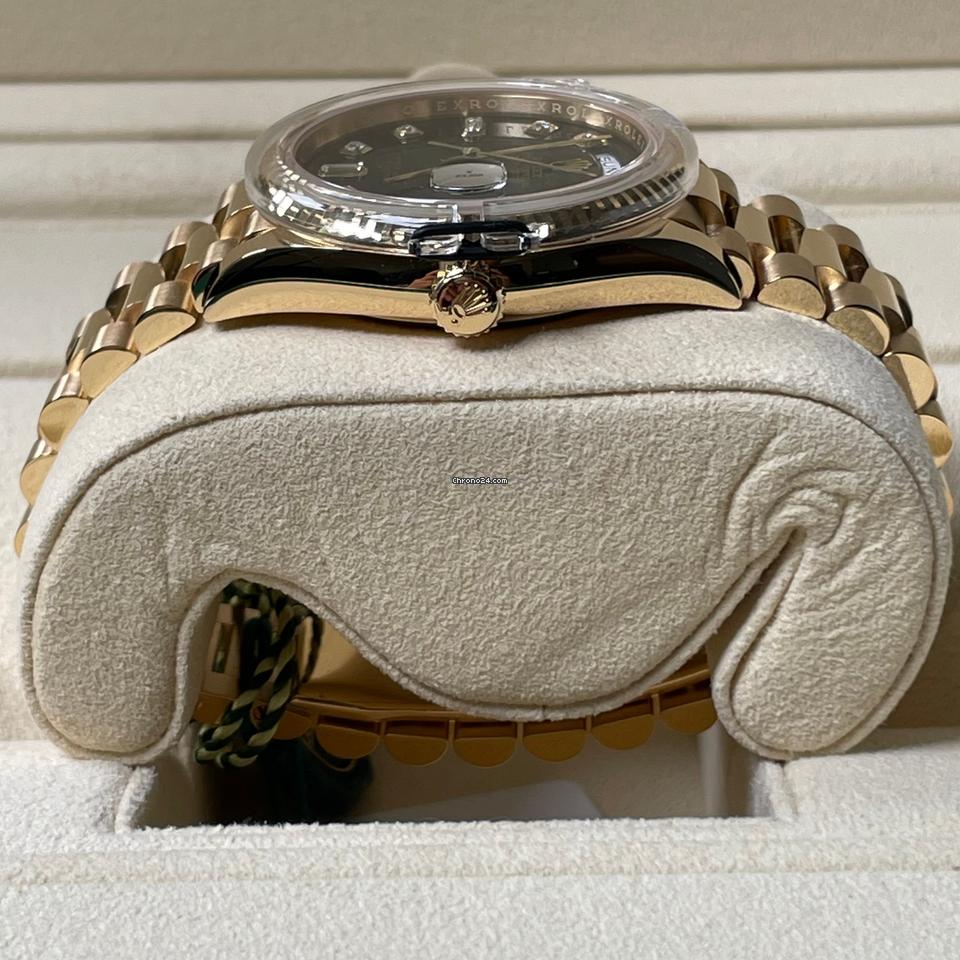 Rolex | Day-Date | 128238-0069 Unworn Green Ombré Diamond Dial | Yellow gold | 36 x 43 mm | Yellow gold | Green | Manual winding