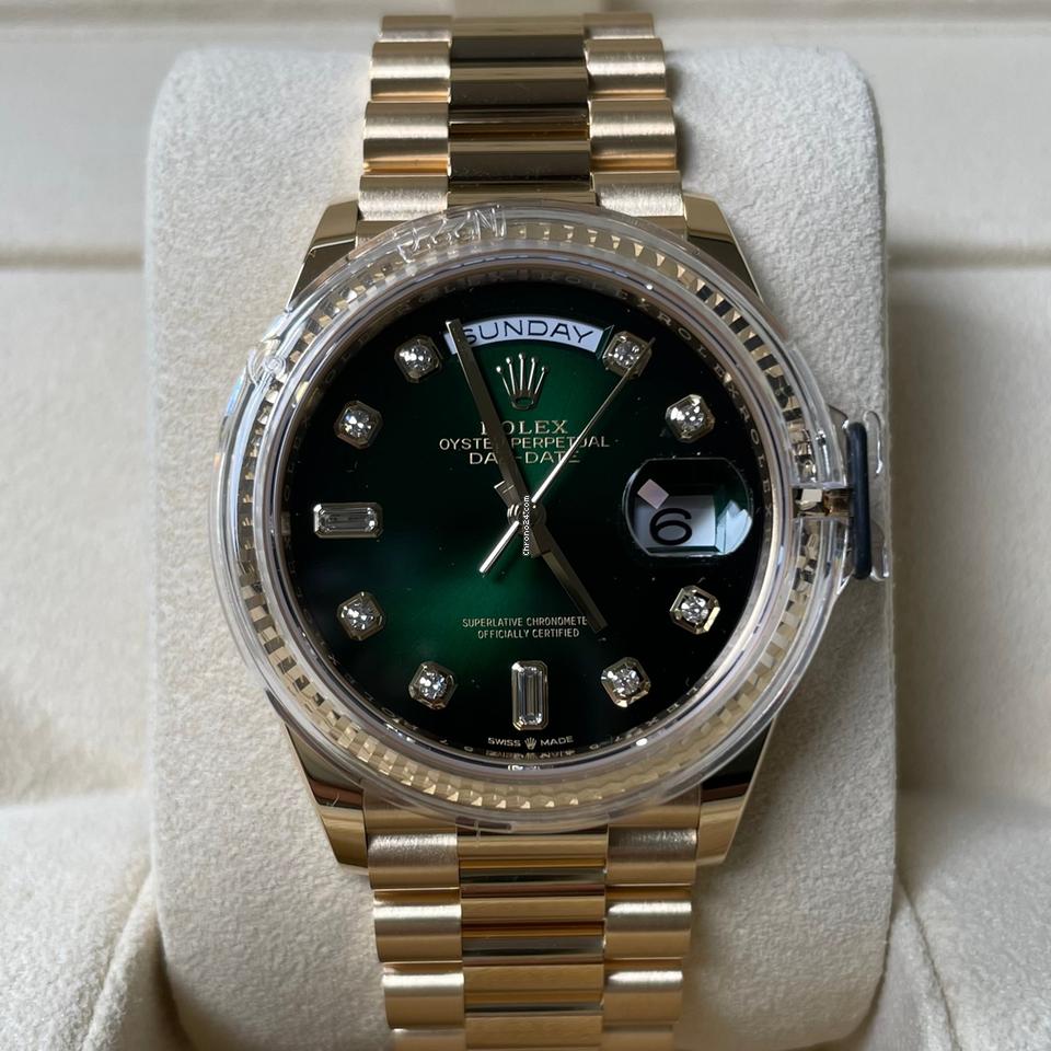 Rolex | Day-Date | 128238-0069 Unworn Green Ombré Diamond Dial | Yellow gold | 36 x 43 mm | Yellow gold | Green | Manual winding