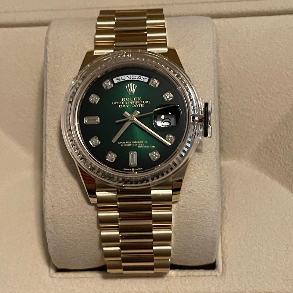 Rolex | Day-Date | 128238-0069 Unworn Green Ombré Diamond Dial | Yellow gold | 36 x 43 mm | Yellow gold | Green | Manual winding