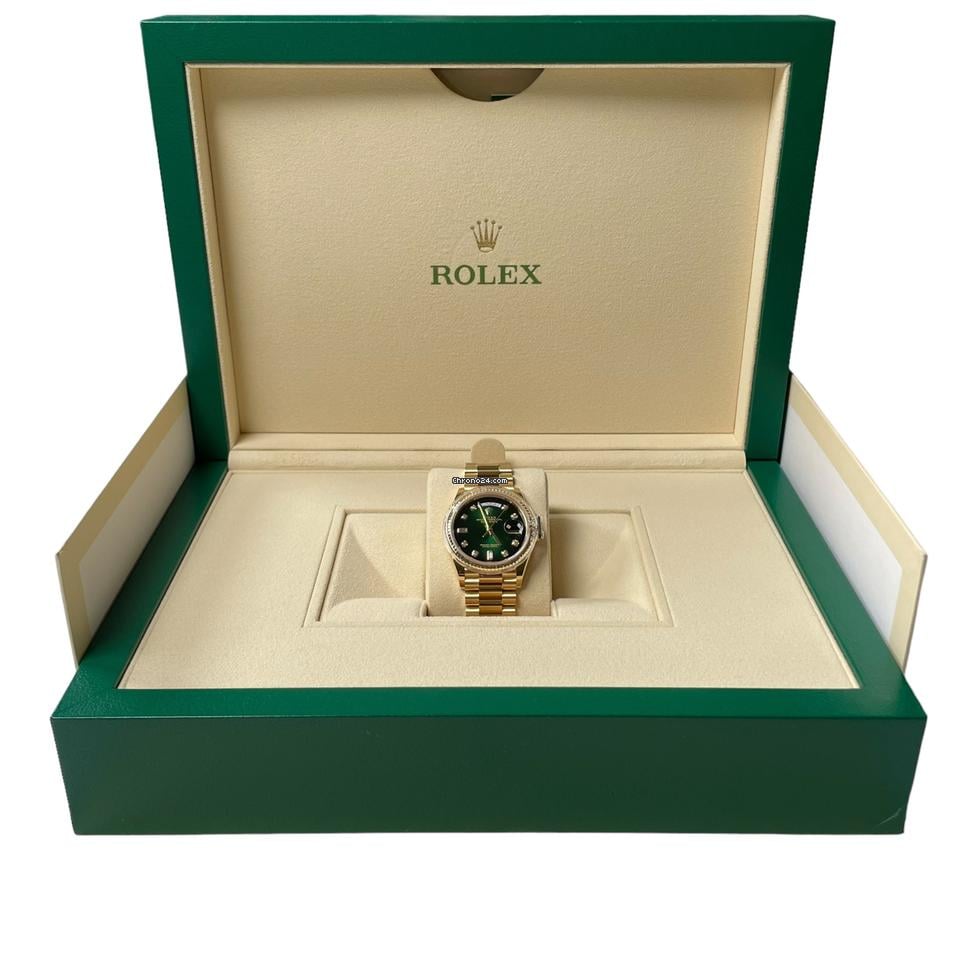 Rolex | Day-Date | 128238-0069 Unworn Green Ombré Diamond Dial | Yellow gold | 36 x 43 mm | Yellow gold | Green | Manual winding