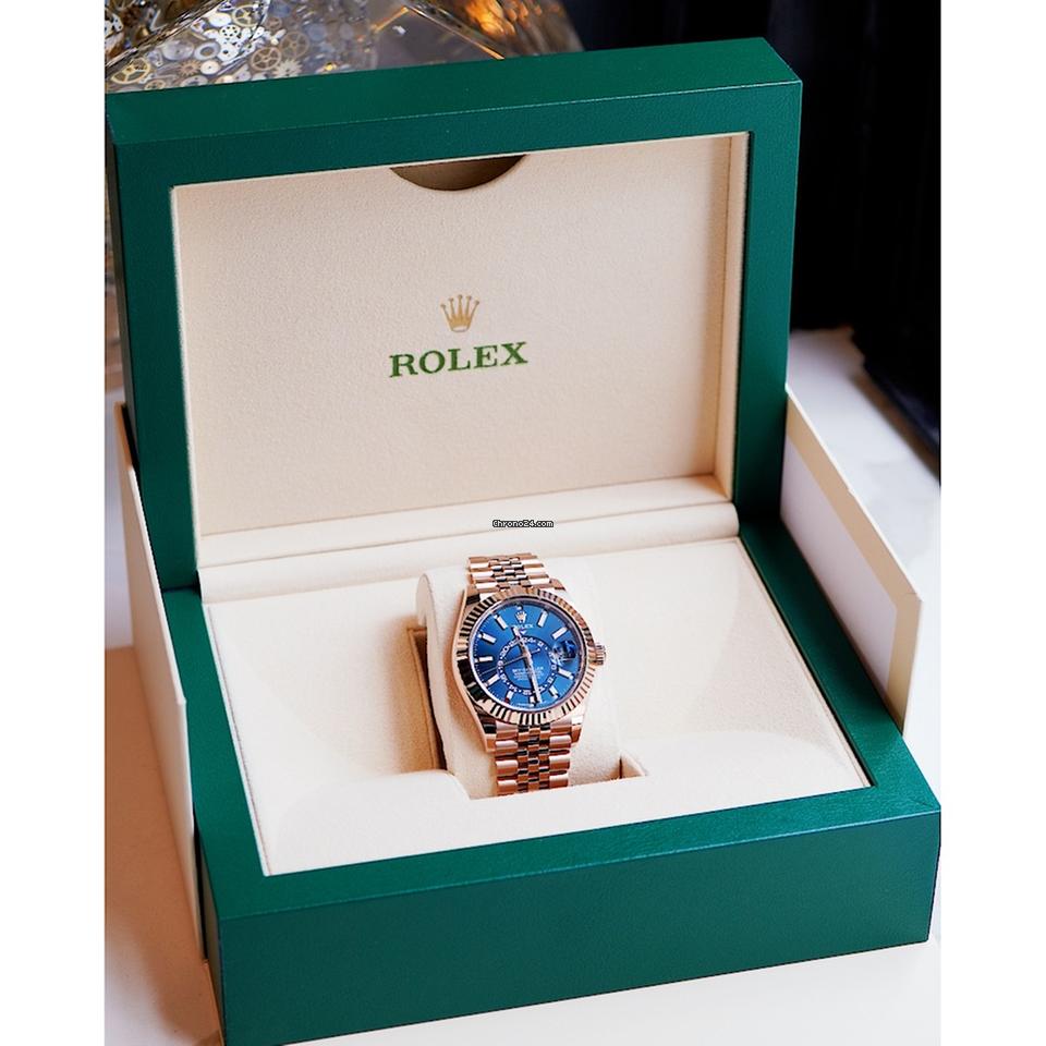 Rolex | Sky-Dweller | 336935-0005 | Rose gold | 42 mm | Rose gold | Blue | Automatic