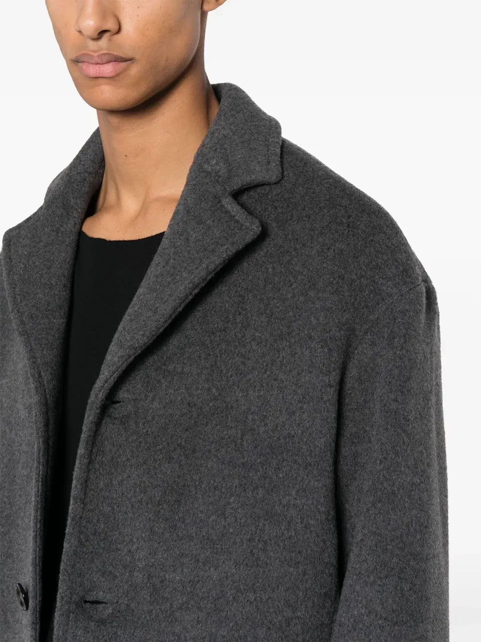 notched-lapels single-breasted coat