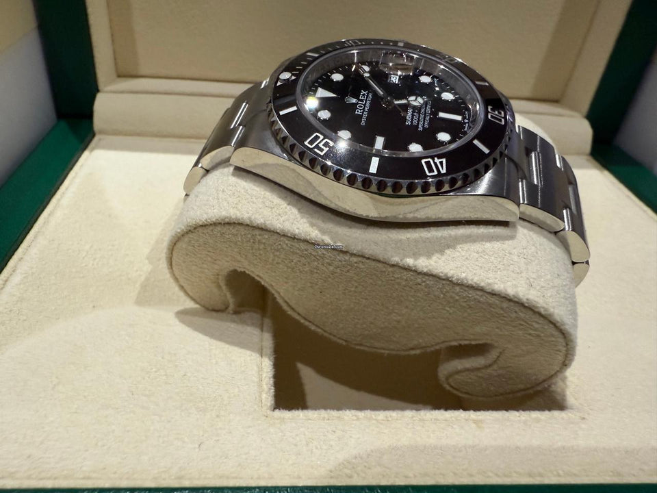 Rolex | Submariner | 16610 | Steel | 30 mm | Steel | Black | Automatic