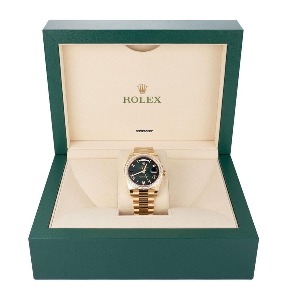 Rolex | Day-Date | 228348RBR | Yellow gold | 40 mm | Yellow gold | Green | Automatic