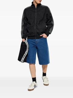 side-stripe zip-fastening jacket