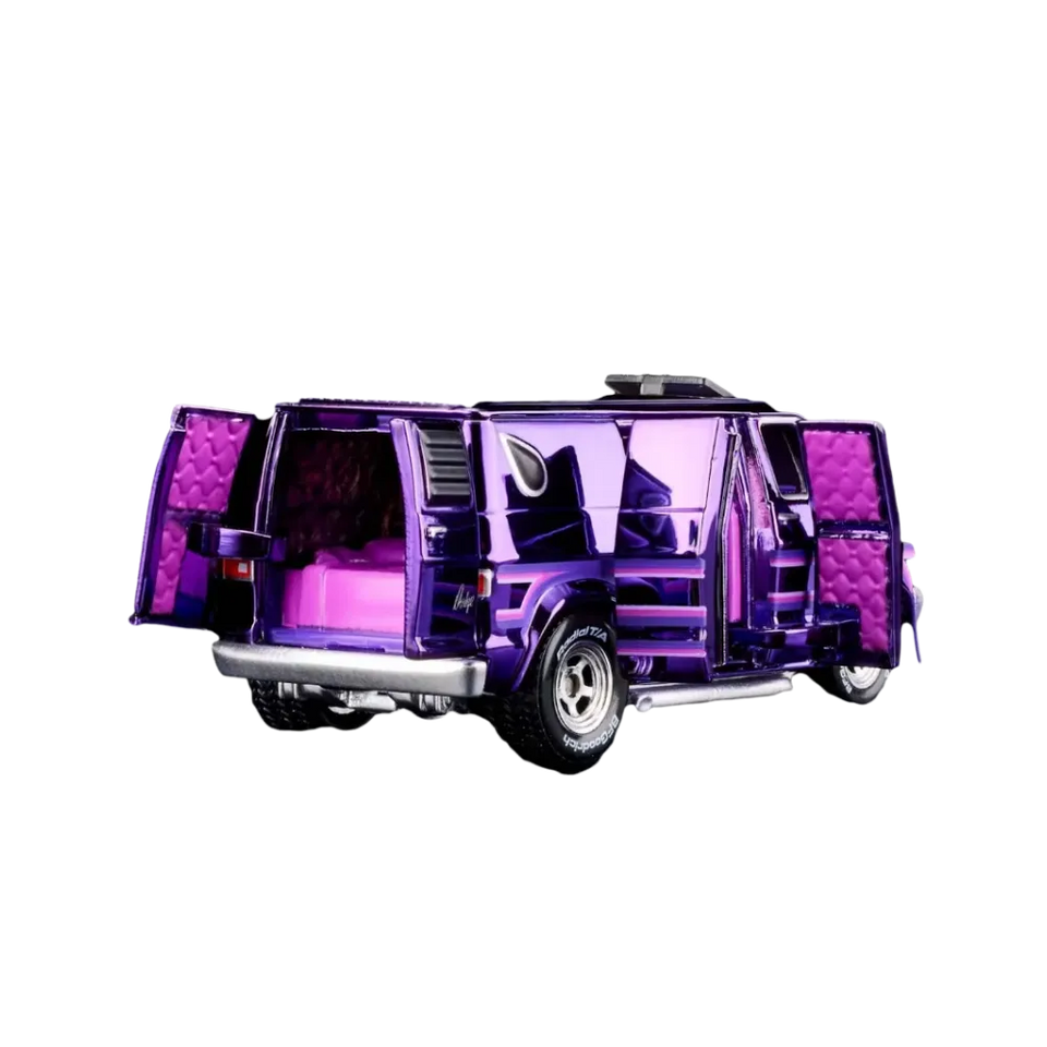 Hot Wheels Collectors RLC Exclusive '70 Dodge Tradesman Van