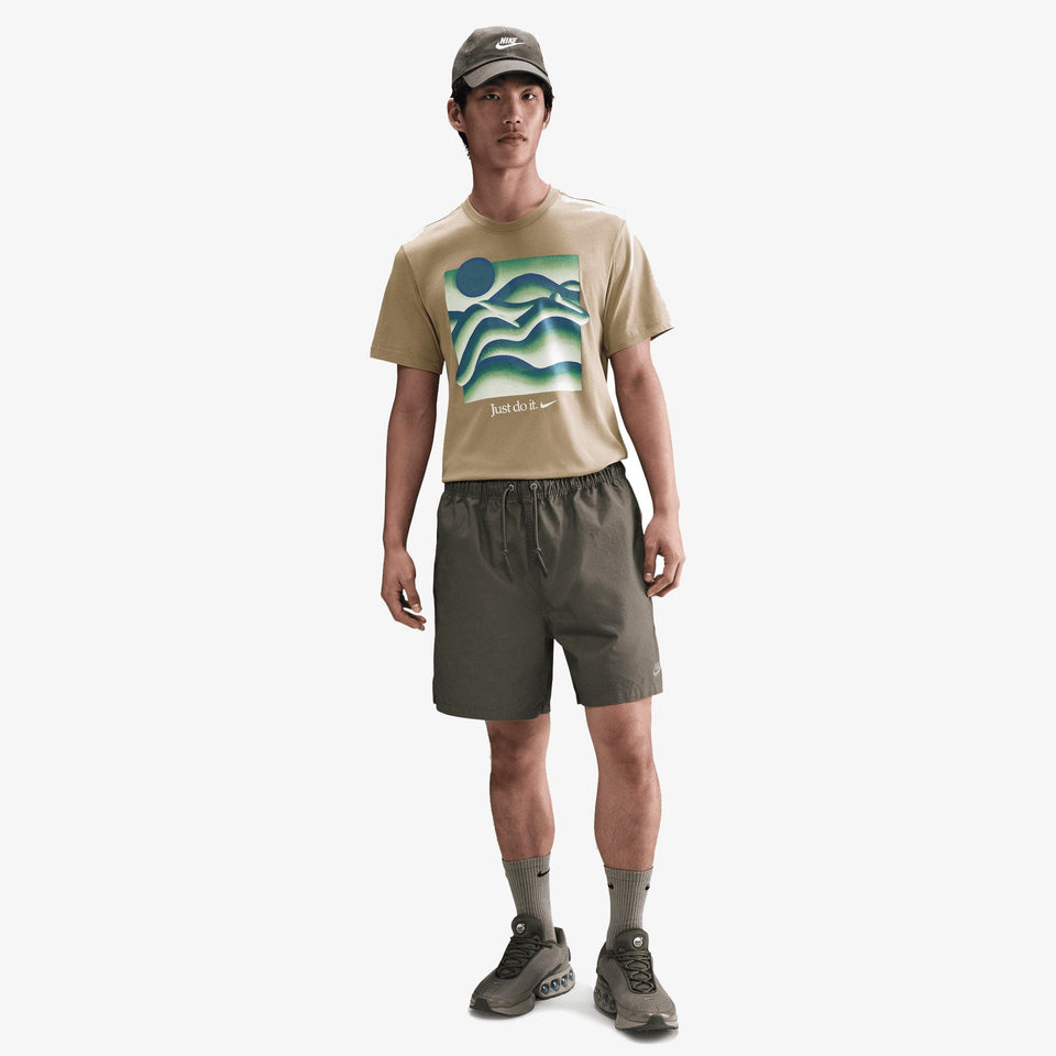 NIKE SPORTSWEAR T-SHIRT { PARACHUTE BEIGE
