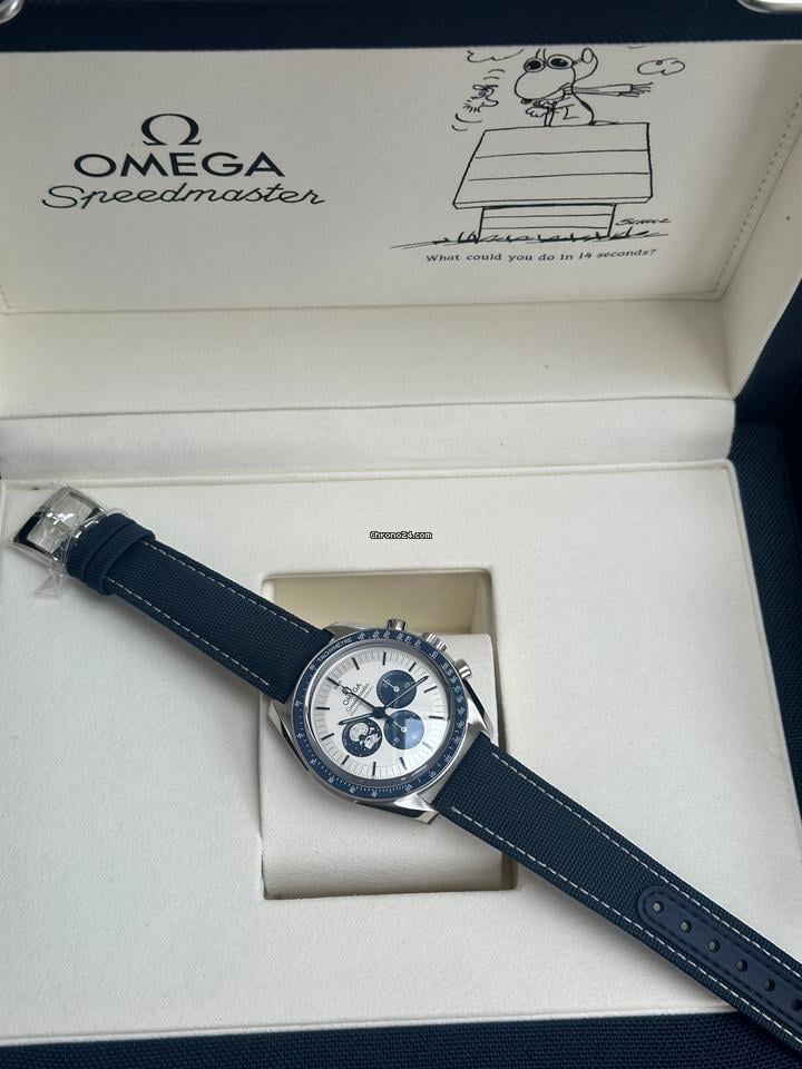 Omega2026 Speedmaster 'Silver Snoopy Award' Unworn Full Set 2026 Fresh Date - Brand New Unworn - Complete Full Set