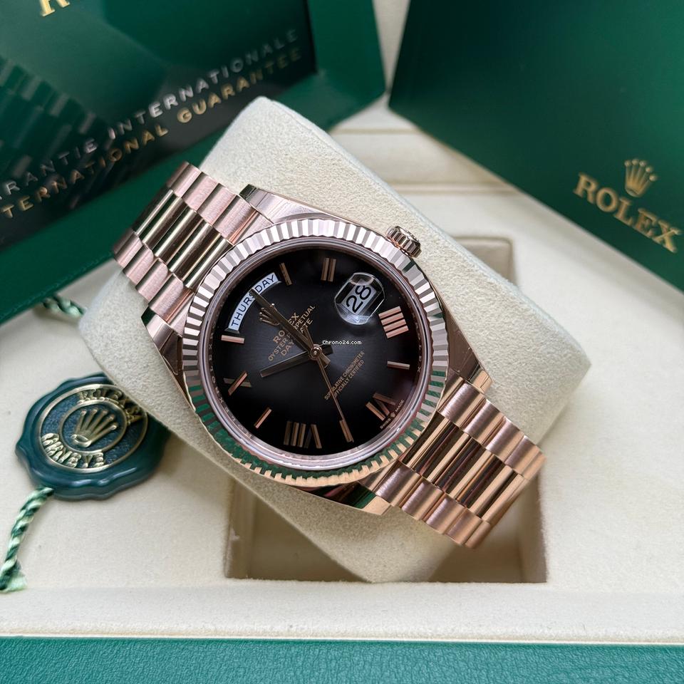 Rolex | Day-Date | 228235 | Yellow gold | 40 mm | Rose gold | Grey | Automatic