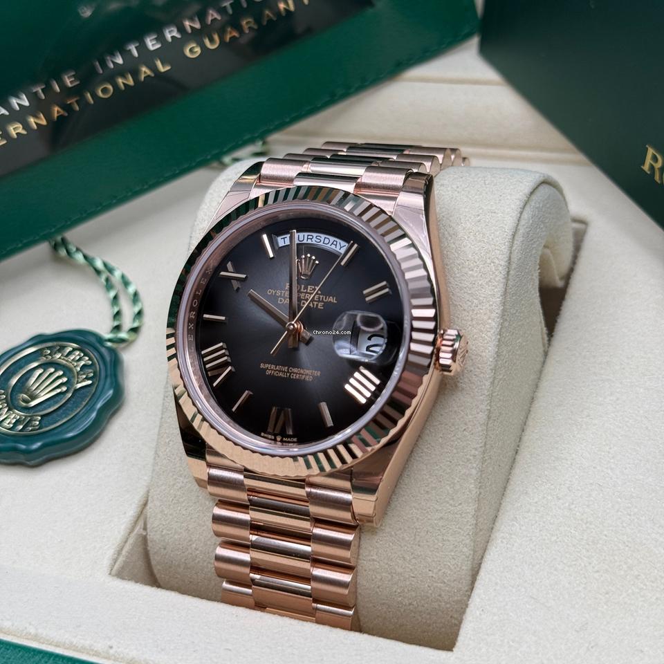 Rolex | Day-Date | 228235 | Yellow gold | 40 mm | Rose gold | Grey | Automatic
