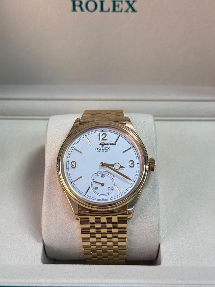 Rolex | 1908 | 52508 | Yellow gold | 39 mm | Yellow gold | Silver | Automatic