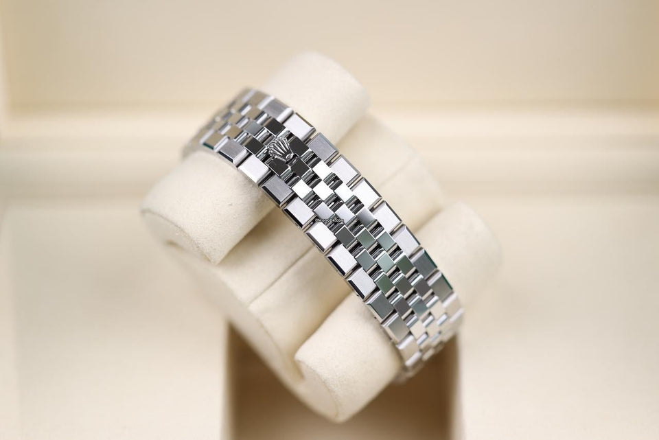 Rolex | Land-Dweller | 127234 | Steel | 36 mm | Steel | White | Automatic