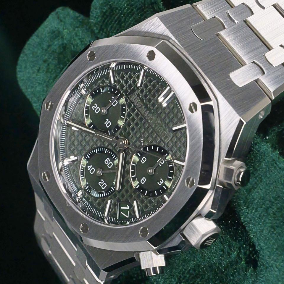 Audemars Piguet MINT COMPLETE SET Royal Oak Selfwinding Green Dial Stainless Steel Bracelet 26240 ST
