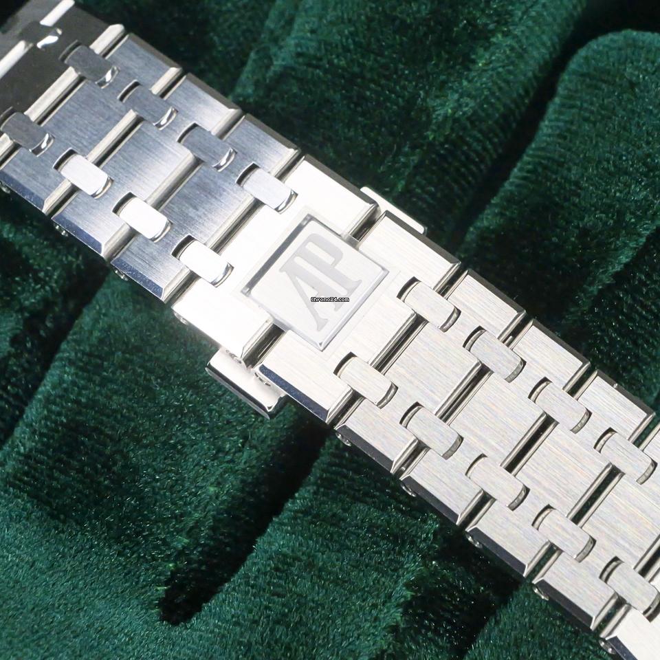 Audemars Piguet MINT COMPLETE SET Royal Oak Selfwinding Green Dial Stainless Steel Bracelet 26240 ST