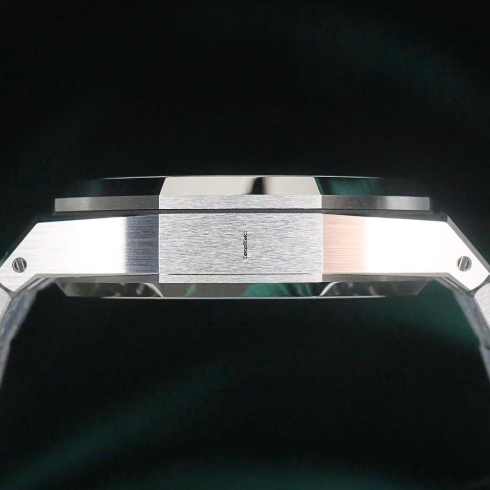 Audemars Piguet MINT COMPLETE SET Royal Oak Selfwinding Green Dial Stainless Steel Bracelet 26240 ST