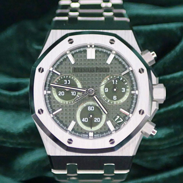 Audemars Piguet MINT COMPLETE SET Royal Oak Selfwinding Green Dial Stainless Steel Bracelet 26240 ST
