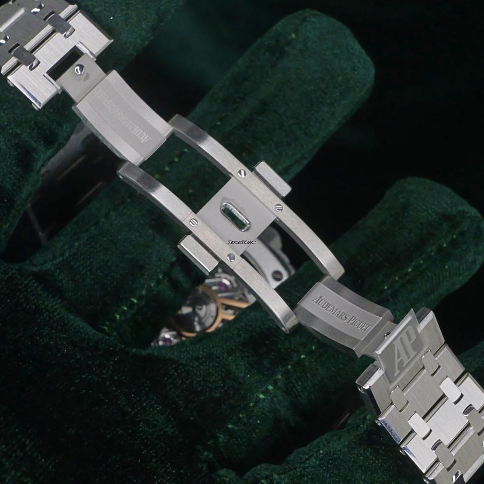 Audemars Piguet MINT COMPLETE SET Royal Oak Selfwinding Green Dial Stainless Steel Bracelet 26240 ST