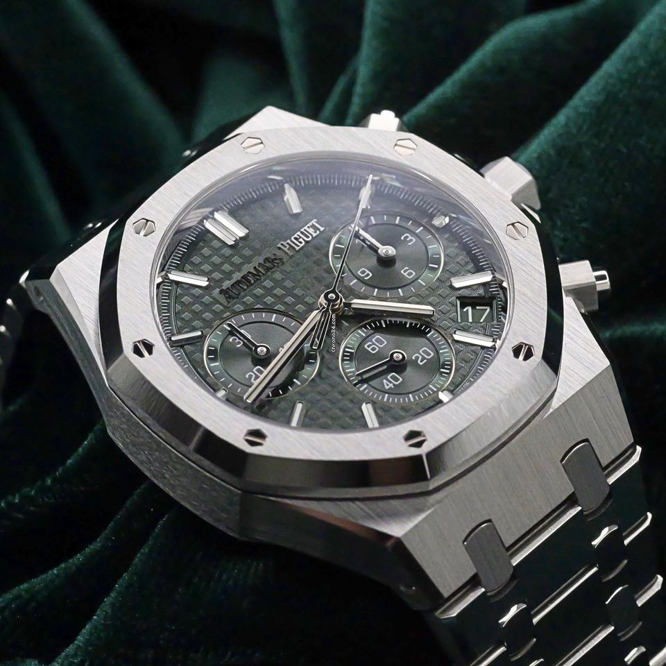 Audemars Piguet MINT COMPLETE SET Royal Oak Selfwinding Green Dial Stainless Steel Bracelet 26240 ST