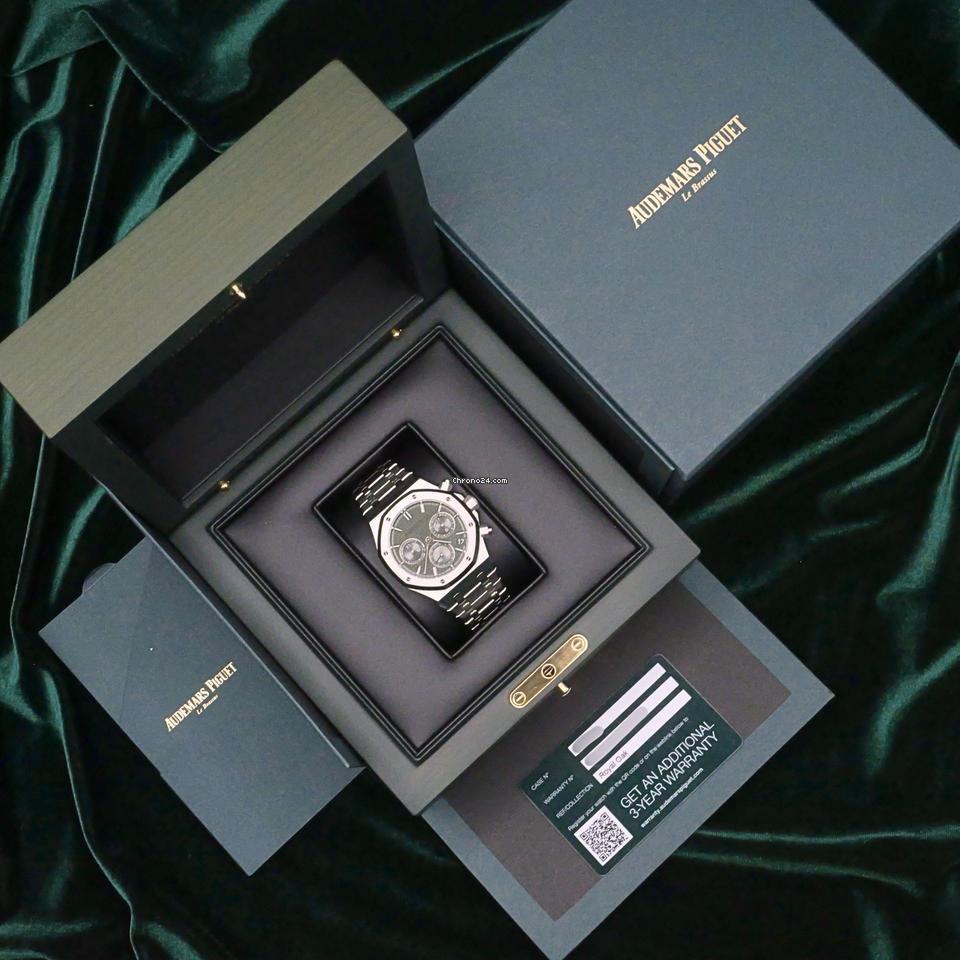 Audemars Piguet MINT COMPLETE SET Royal Oak Selfwinding Green Dial Stainless Steel Bracelet 26240 ST