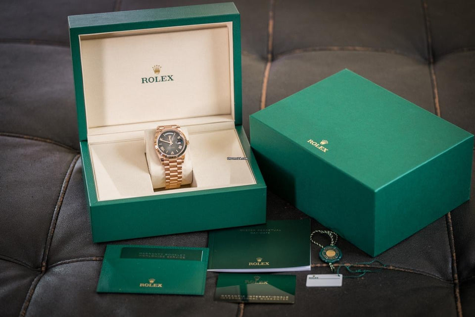 Rolex | Day-Date | Day-Date 40mm Slate Ombre Dial 228235 Rose Gold | Rose gold | 40 mm | Rose gold | Grey | Automatic