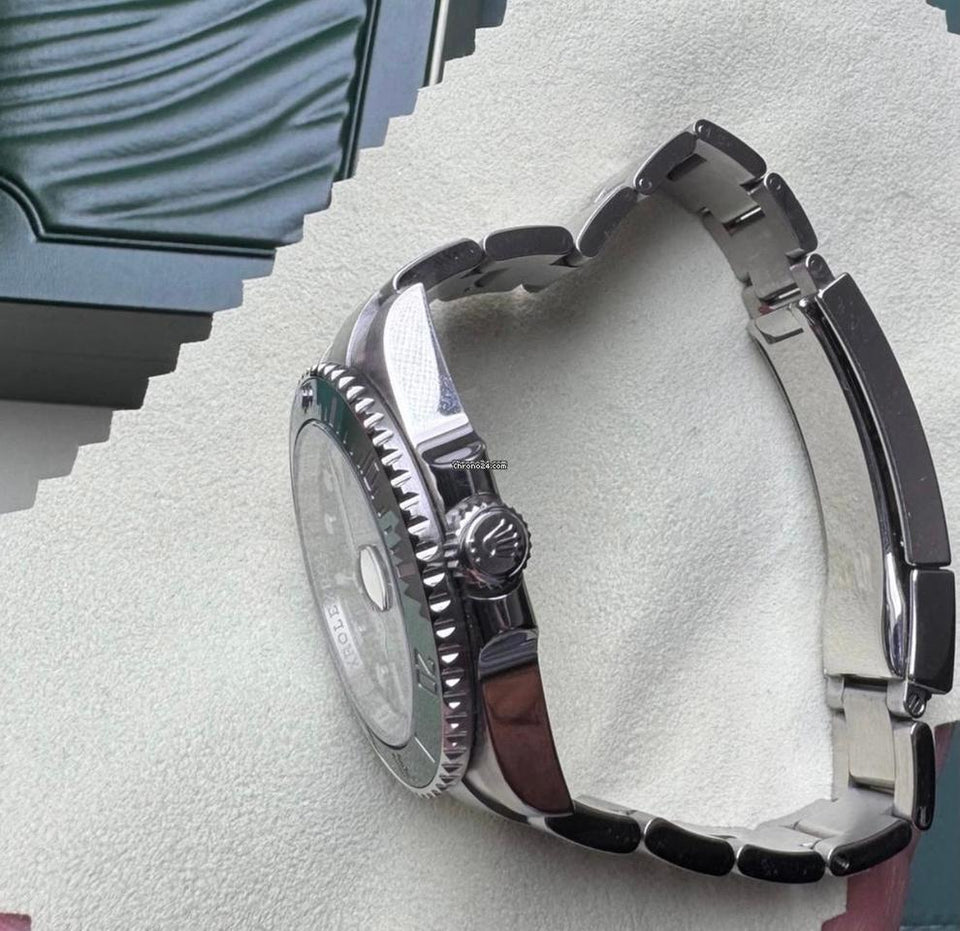 Rolex | Submariner | 116610 | Steel | 40 mm | Steel | Green | Automatic