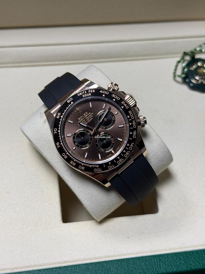 Rolex | Daytona | Rolex Daytona 2025 Cosmograph Daytona 126515 Rose Gold Chocolate Brown Index Dial Oysterflex Rubber Strap | Rose gold | 40 mm | Rubber | Black | Automatic