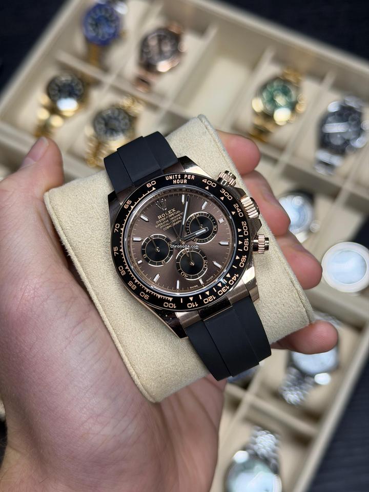 Rolex | Daytona | Rolex Daytona 2025 Cosmograph Daytona 126515 Rose Gold Chocolate Brown Index Dial Oysterflex Rubber Strap | Rose gold | 40 mm | Rubber | Black | Automatic