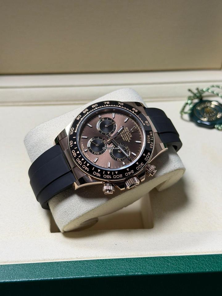 Rolex | Daytona | Rolex Daytona 2025 Cosmograph Daytona 126515 Rose Gold Chocolate Brown Index Dial Oysterflex Rubber Strap | Rose gold | 40 mm | Rubber | Black | Automatic