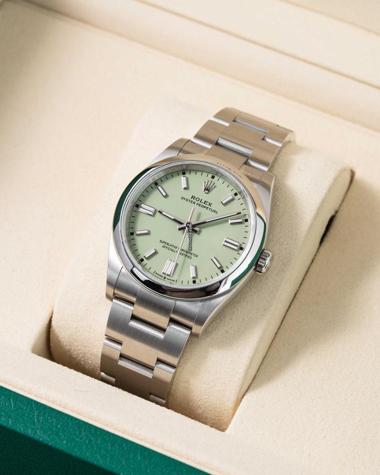 Rolex | Oyster Perpetual | 126000 | Steel | 36 mm | Green | Automatic