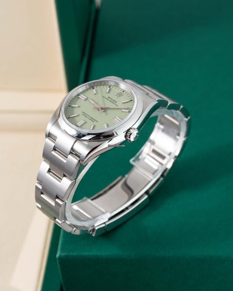 Rolex | Oyster Perpetual | 126000 | Steel | 36 mm | Green | Automatic