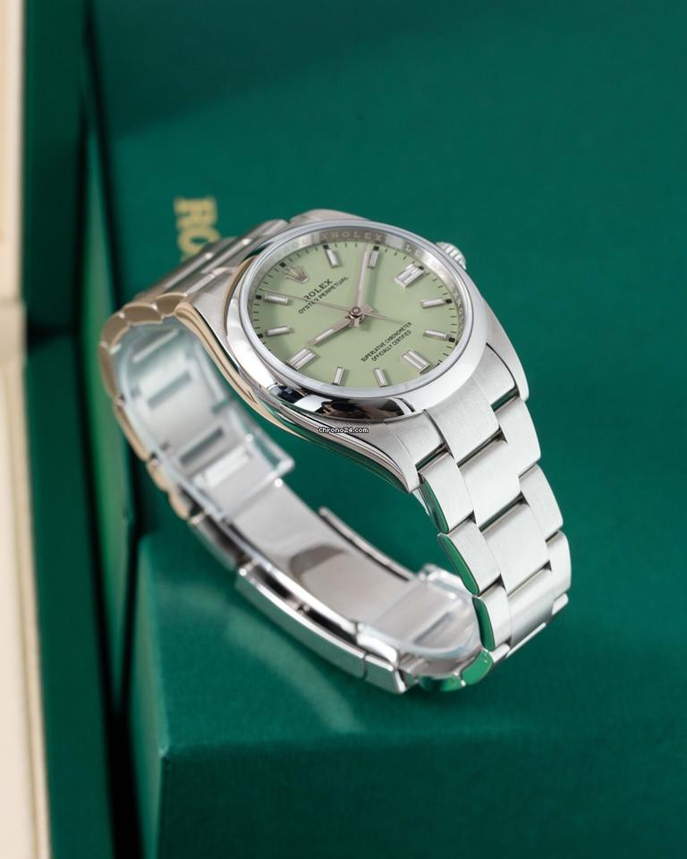Rolex | Oyster Perpetual | 126000 | Steel | 36 mm | Green | Automatic