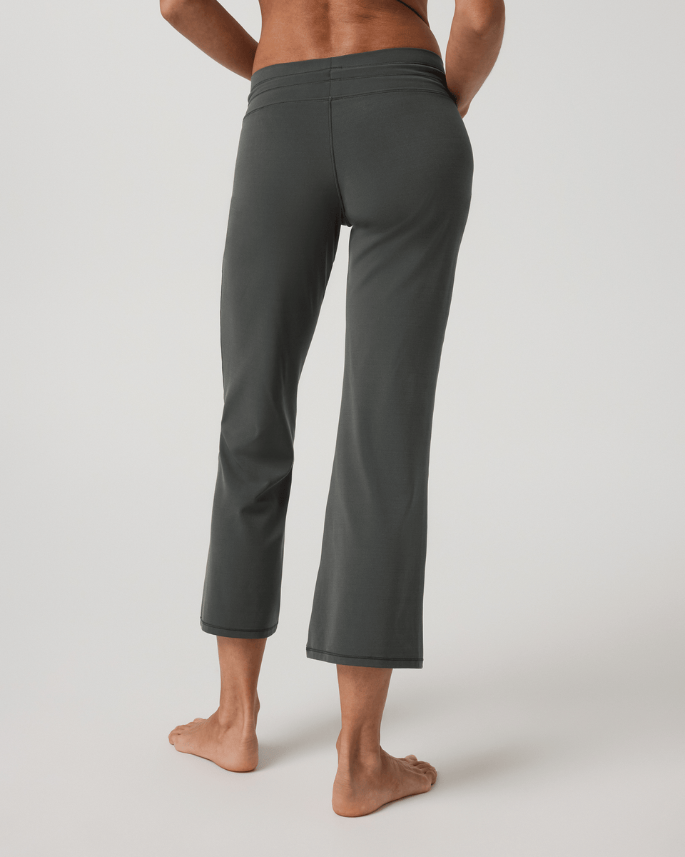 Vuori Daily Form Ankle Pant