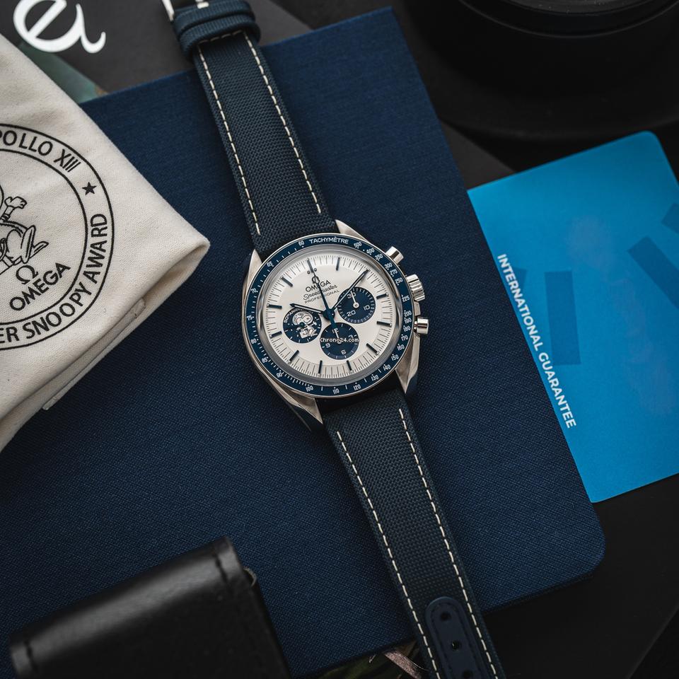Omega Speedmaster Professional Moonwatch'Silver Snoopy Award' 42mm ref. 310.32.42.50.02.001 NEW 2023