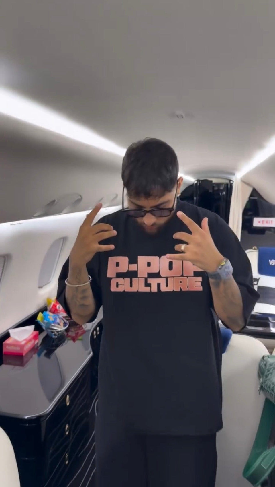 P-POP CULTURE RIBBED T-SHIRT