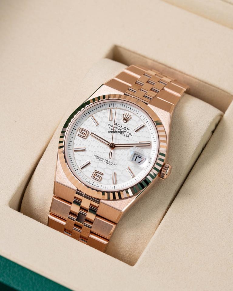Rolex | Land-Dweller | 127335 | Rose gold | 40 mm | White | Automatic
