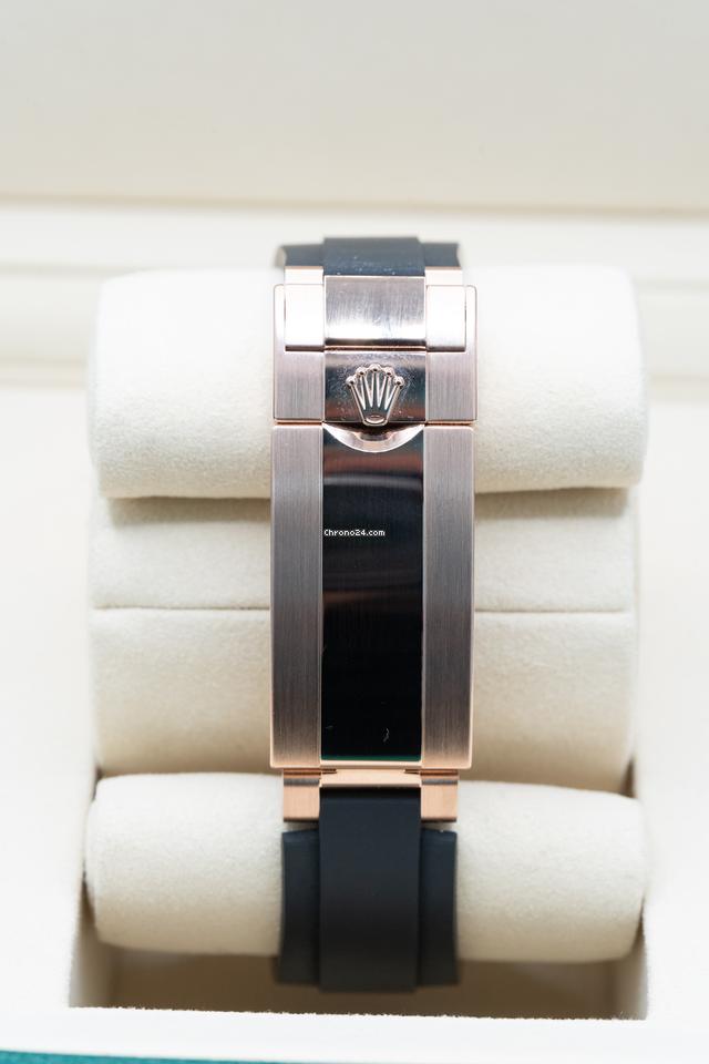 Rolex | Yacht-Master | 126655 | Rose gold | 40 mm | Rubber | Silver | Automatic