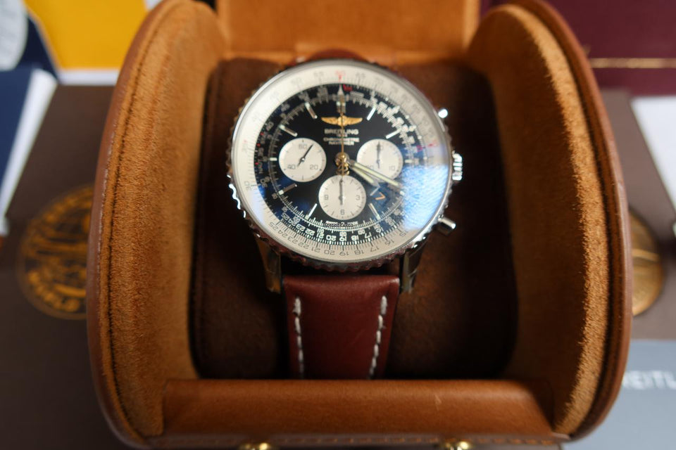 Breitling Navitimer 01 46 DC-3 Chronograph automatique Edition limitée 1/500. set complet neuf jamais portée